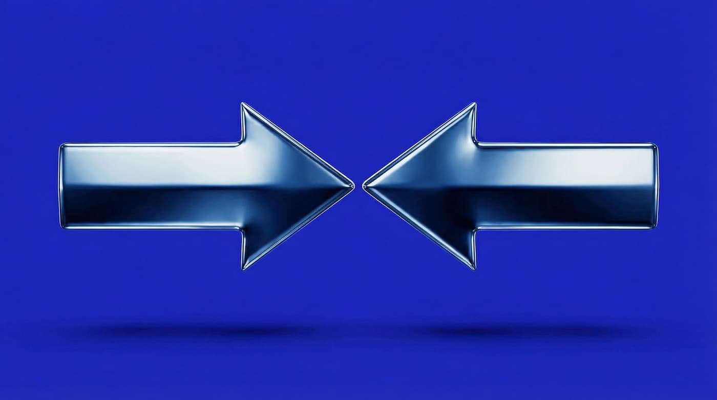 Two opposing arrows representing pricing conflict between sales channels